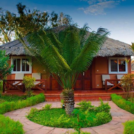 Hotel Edena Kely Mahajanga Esterno foto