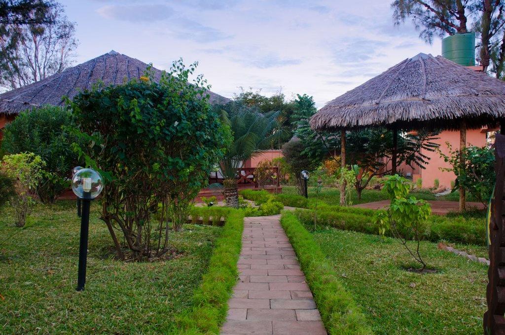 Hotel Edena Kely Mahajanga Esterno foto
