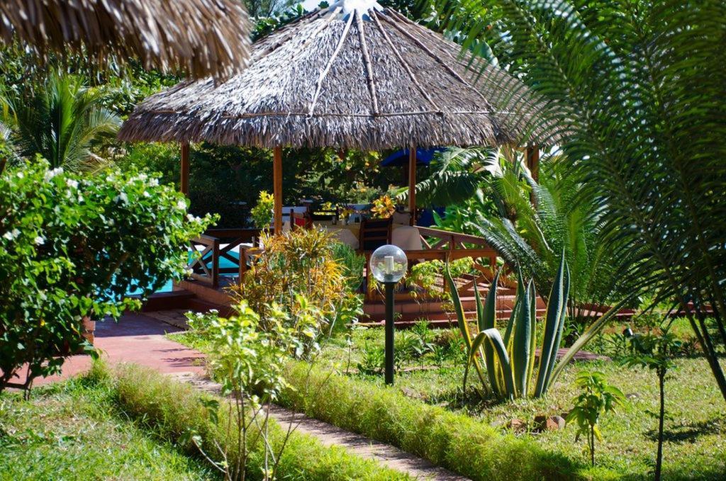 Hotel Edena Kely Mahajanga Esterno foto