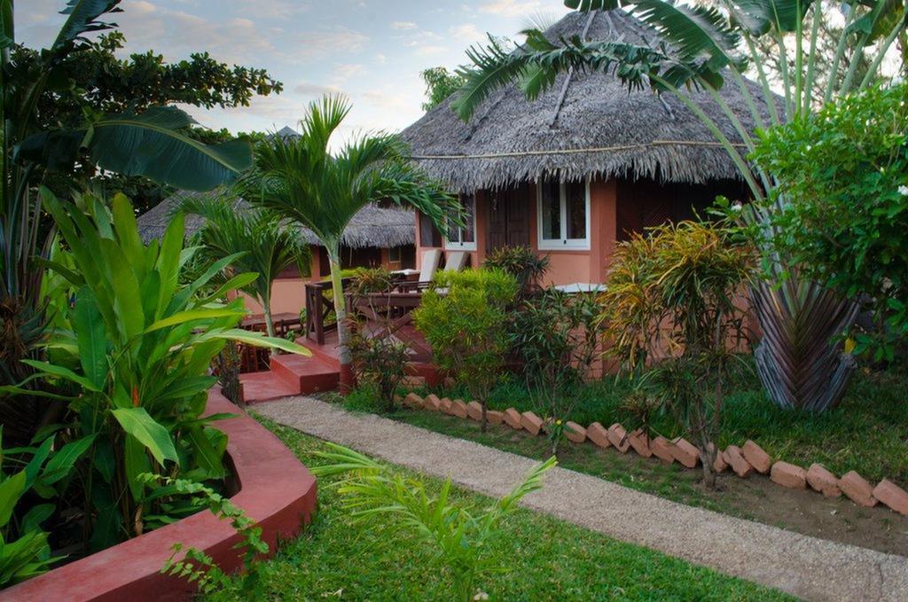 Hotel Edena Kely Mahajanga Esterno foto