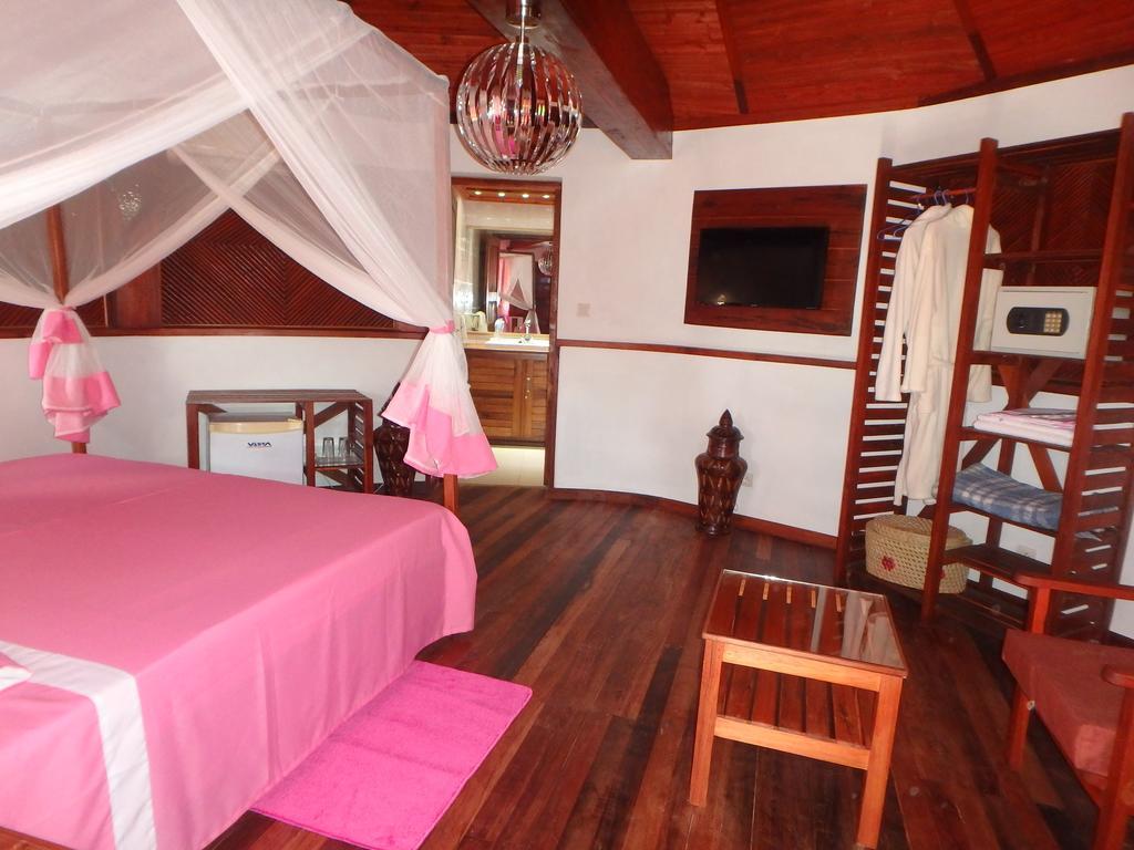 Hotel Edena Kely Mahajanga Esterno foto
