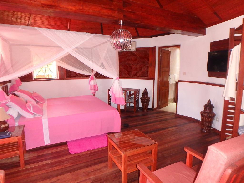 Hotel Edena Kely Mahajanga Esterno foto