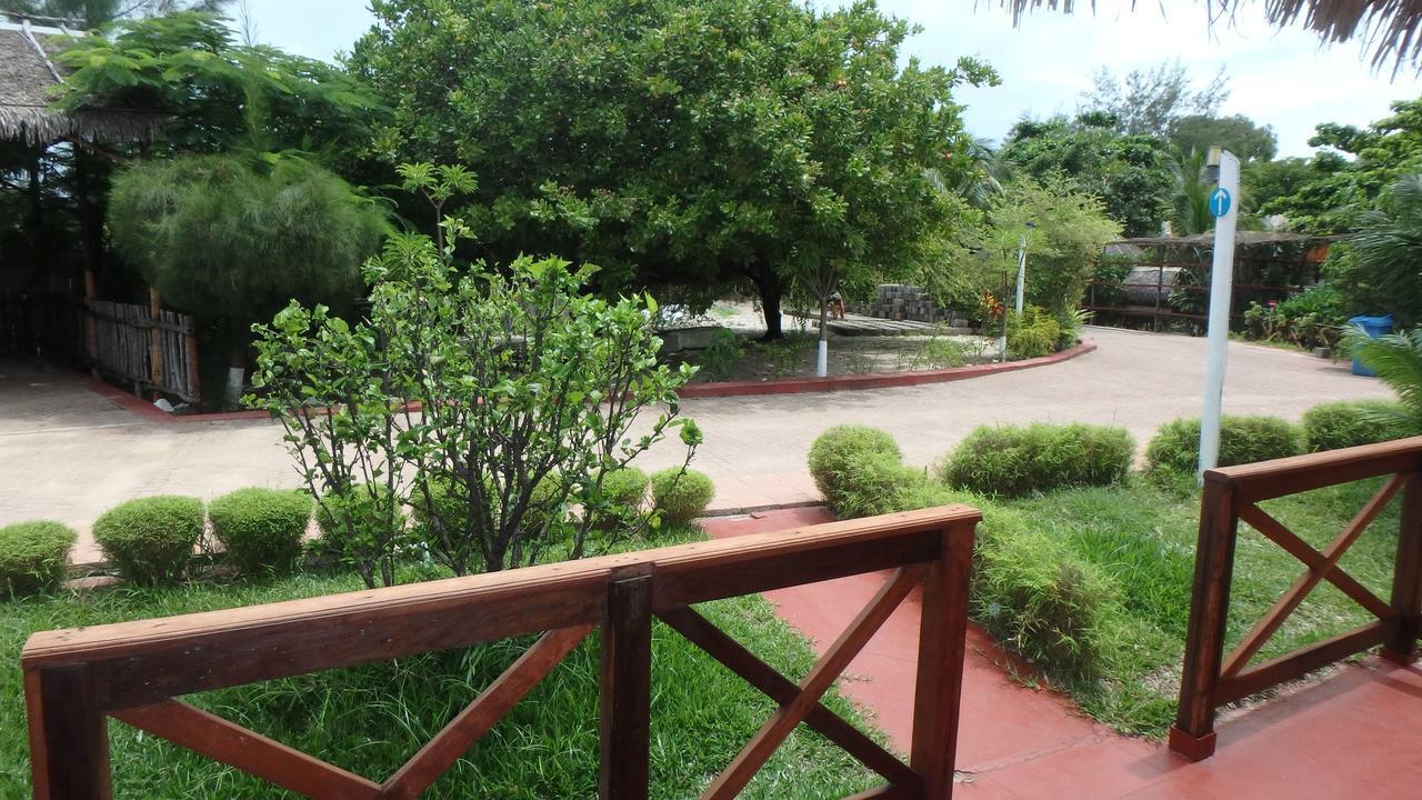 Hotel Edena Kely Mahajanga Esterno foto