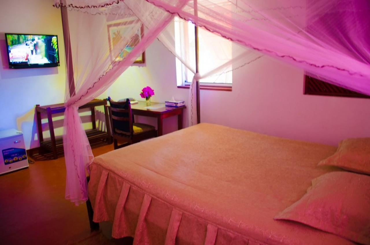Hotel Edena Kely Mahajanga Esterno foto