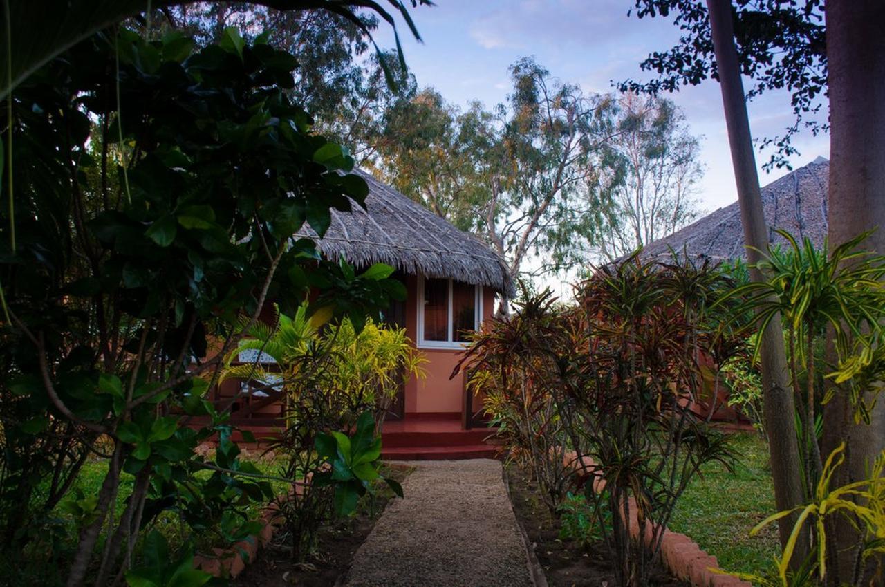 Hotel Edena Kely Mahajanga Esterno foto